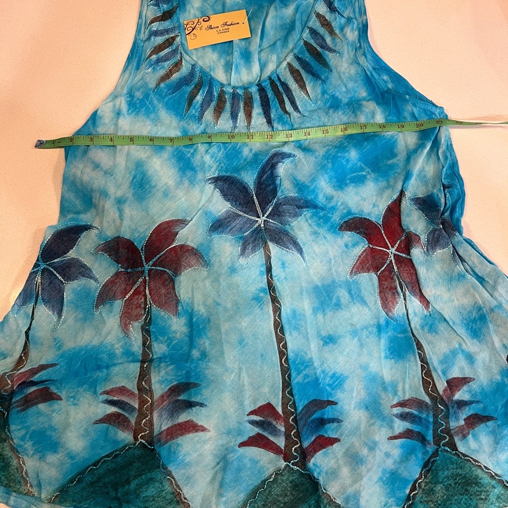 Trendy Boutique Blue Graphic Sleeveless Tank